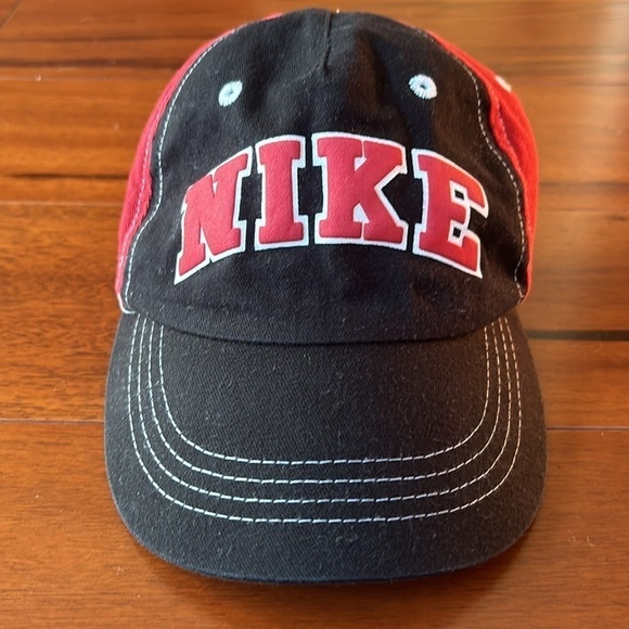 Nike Red, Black, and White Toddler Cap 2009 - Picture 1 of 6